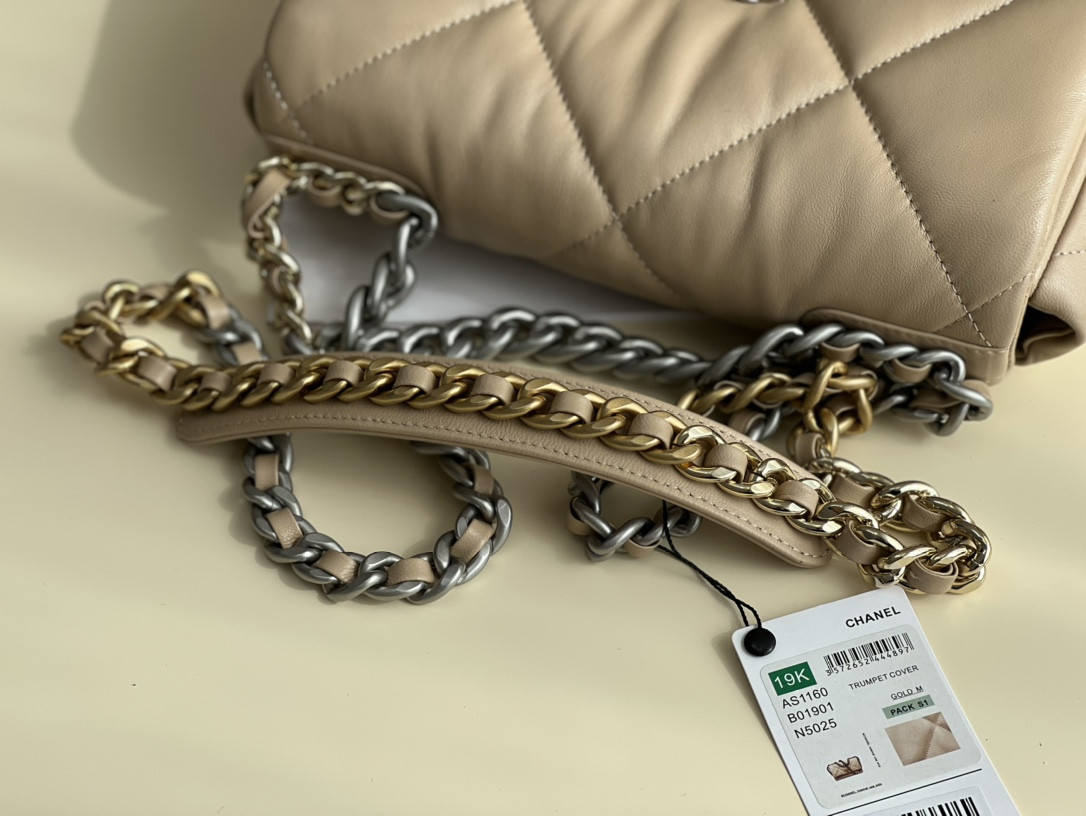 Chanle 19 Handbag