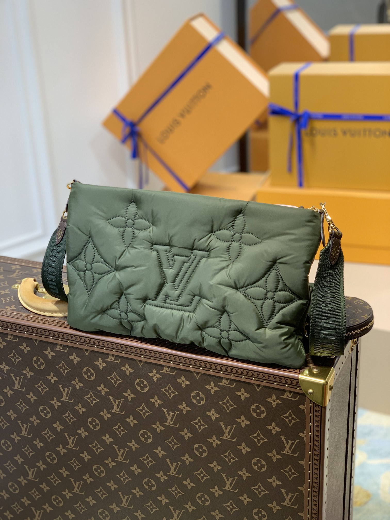 Louis Vuitton Maxi Multi Pochette Accessoires Bag