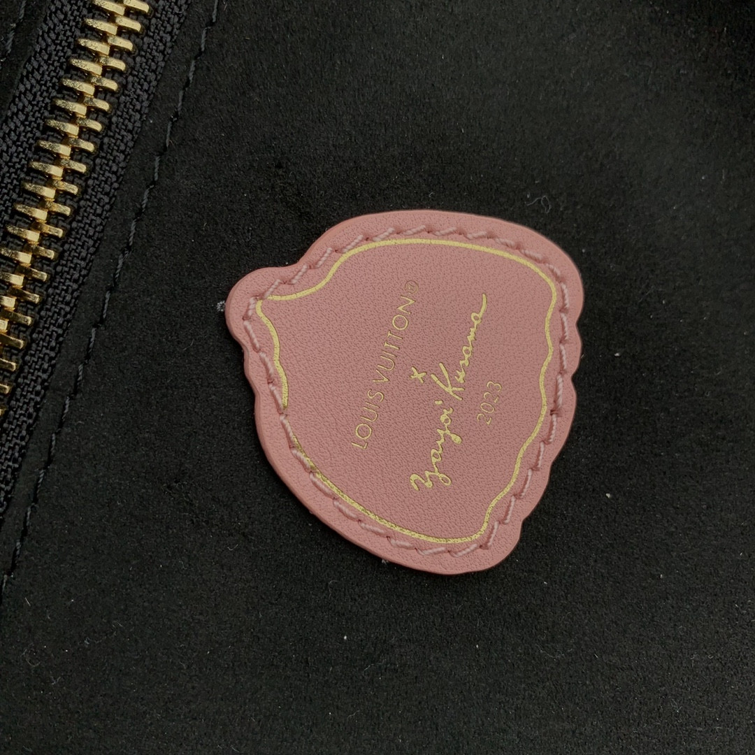 Louis Vuitton Neverfull Bag