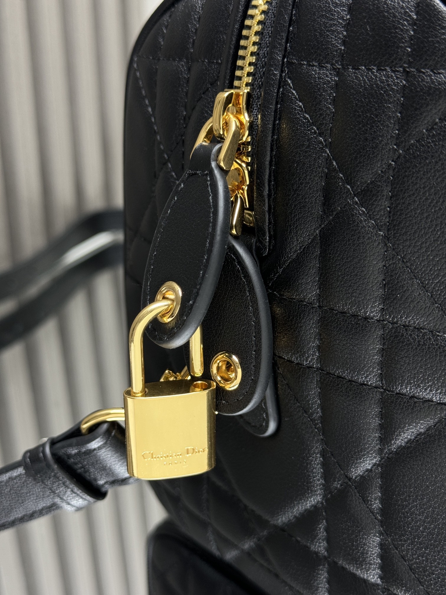 Dior Groove 25