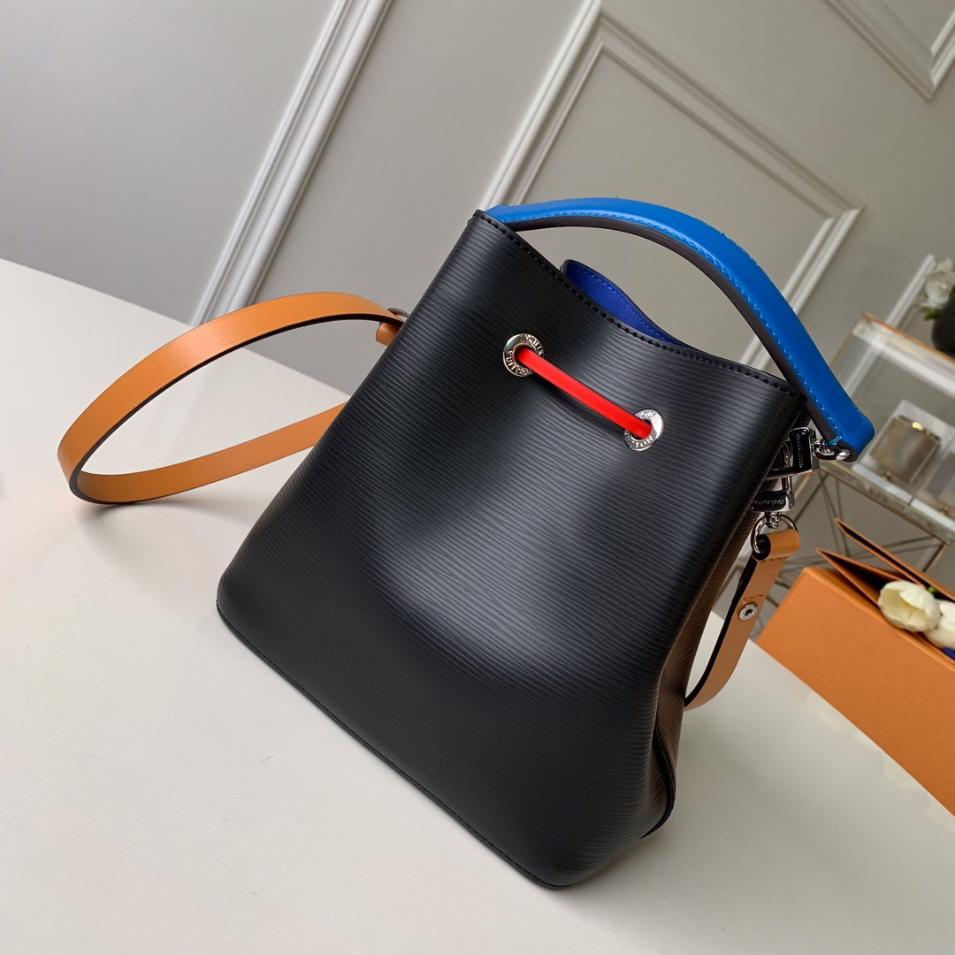 Louis Vuitton Néonoé Bag