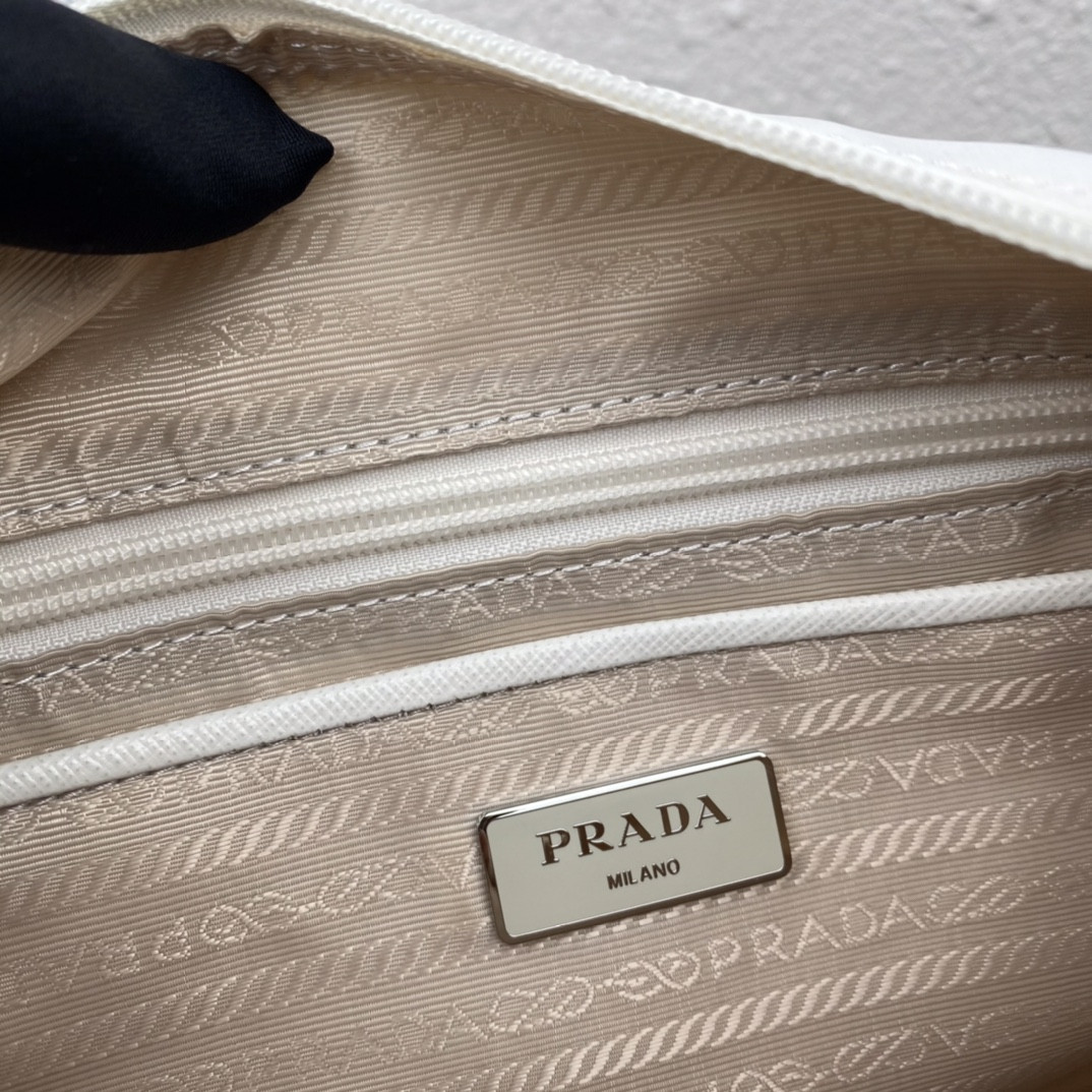 Prada Mailbag