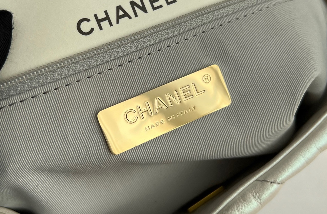 Chanle 19 Handbag