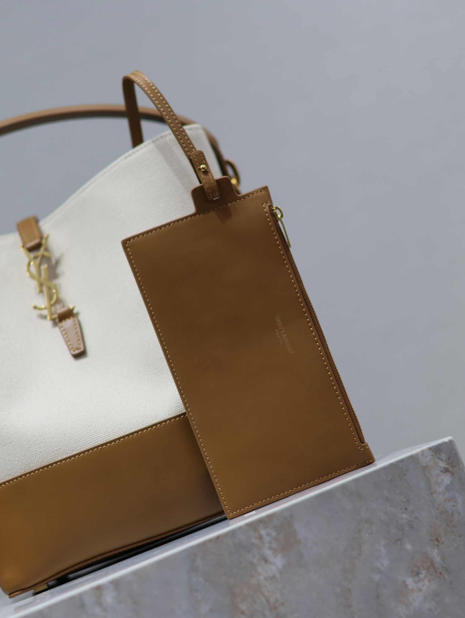 Ysl Le 5à7 Bucket