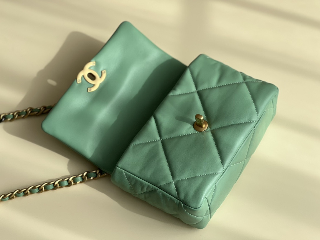 Chanle 19 Handbag