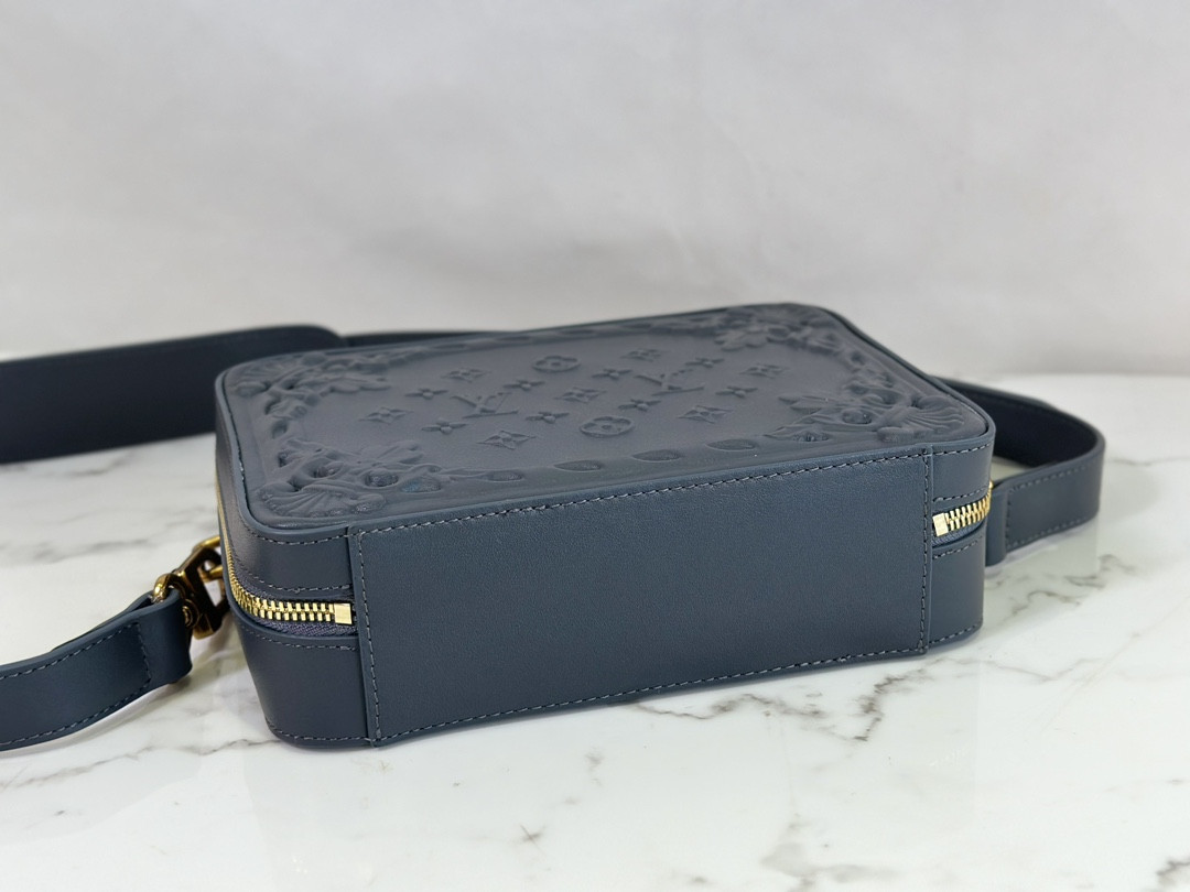 Lv Soft Trunk