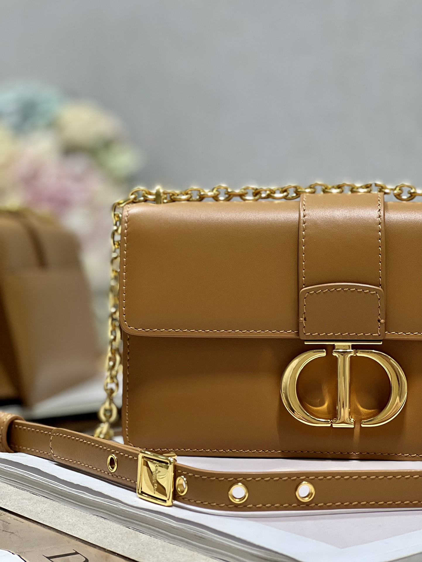 30 Montaigne East-west Bag With Chain