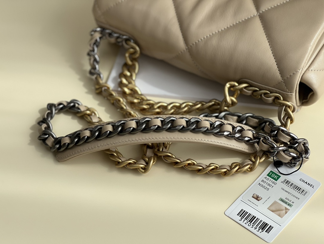 Chanle 19 Handbag