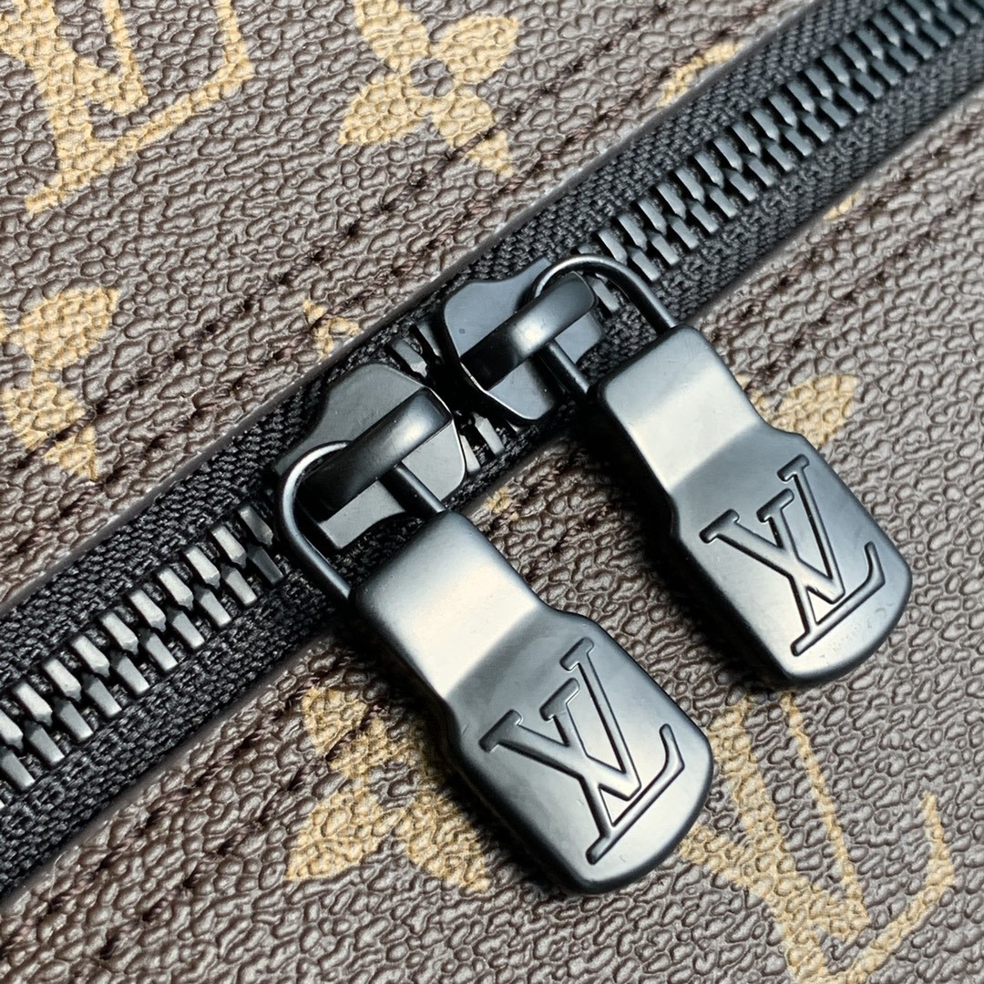 Louis Vuitton Dean Bag