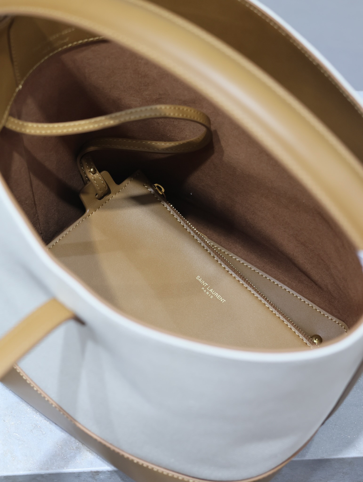 Ysl Le 5à7 Bucket