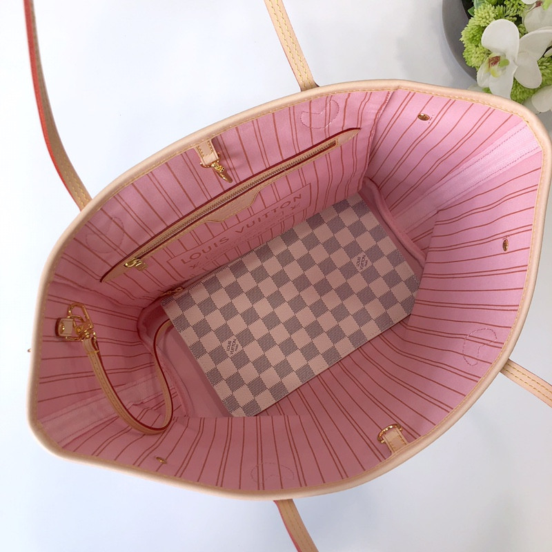 Louis Vuitton Neverfull Bag