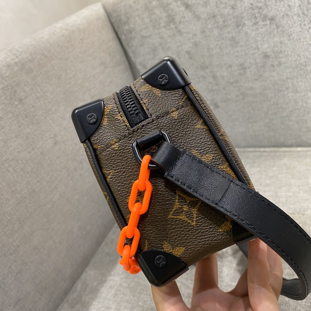 Lv Soft Trunk