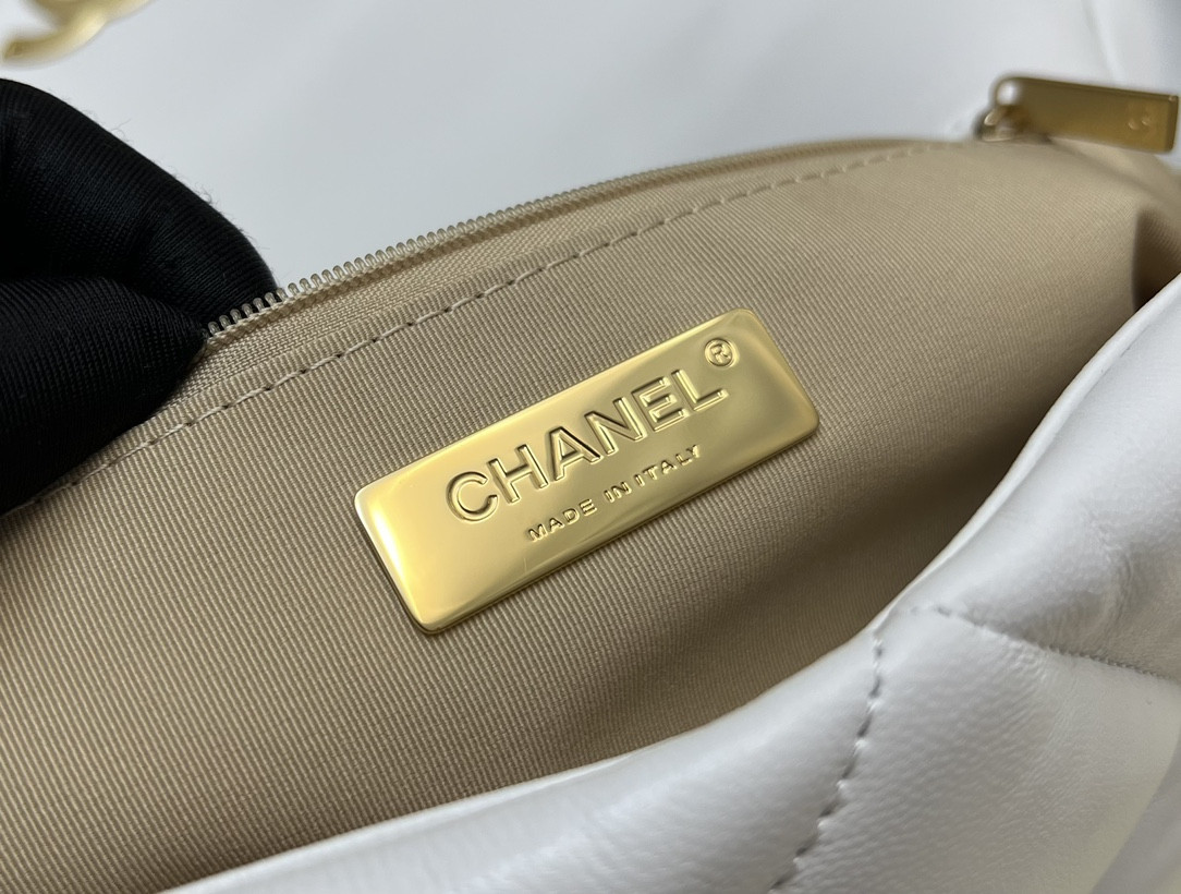 Chanle 19 Handbag