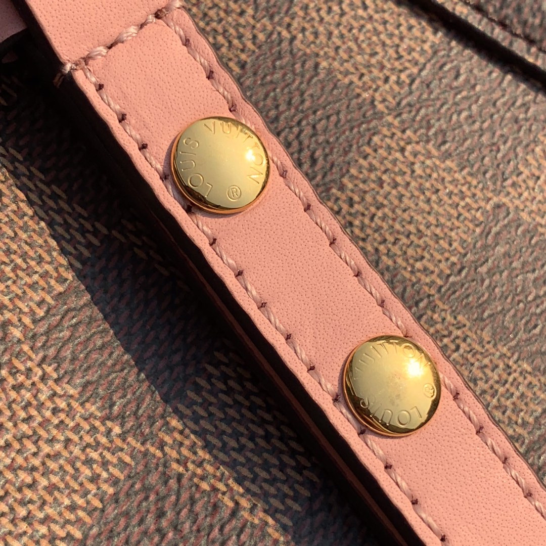 Louis Vuitton Néonoé Bag