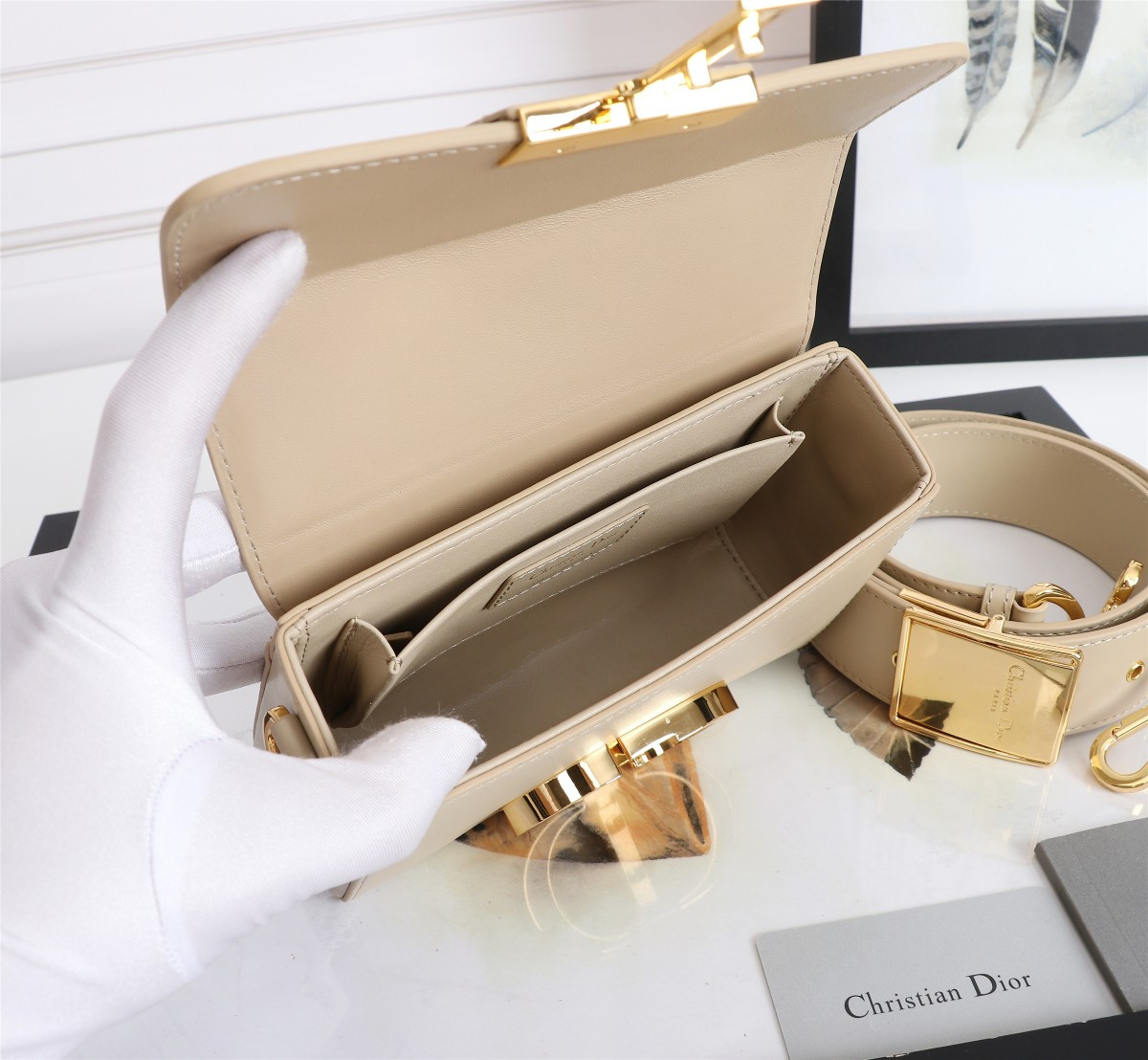 30 Montaigne Box Bag