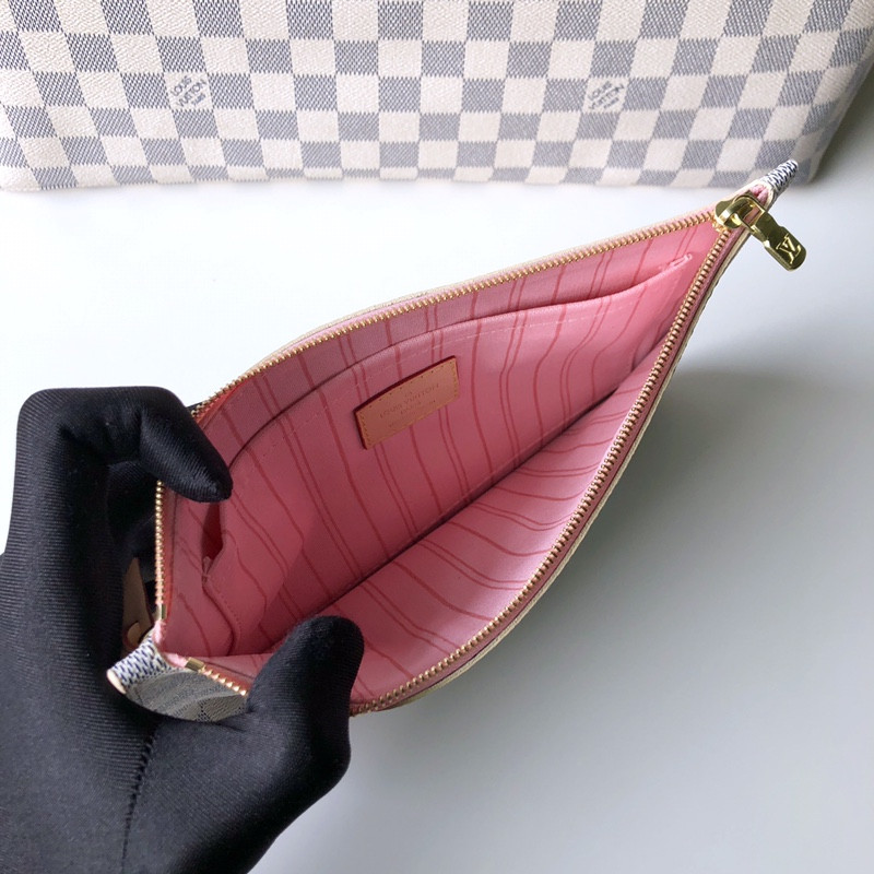 Louis Vuitton Neverfull Bag