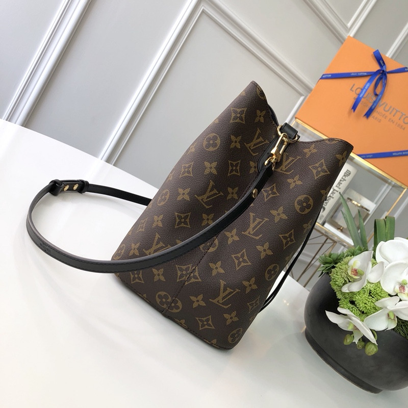 Louis Vuitton Néonoé Bag
