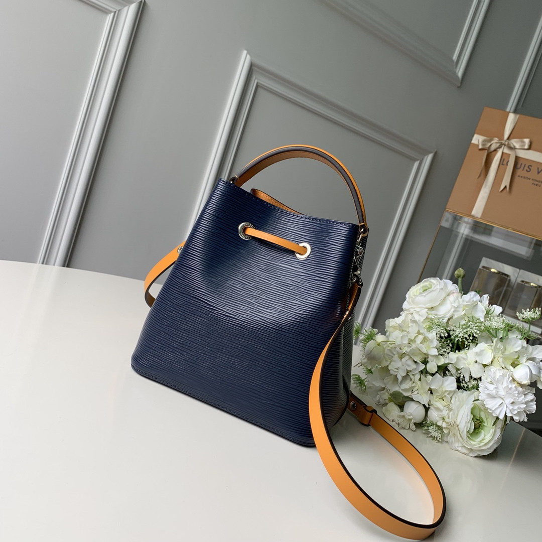 Louis Vuitton Néonoé Bag