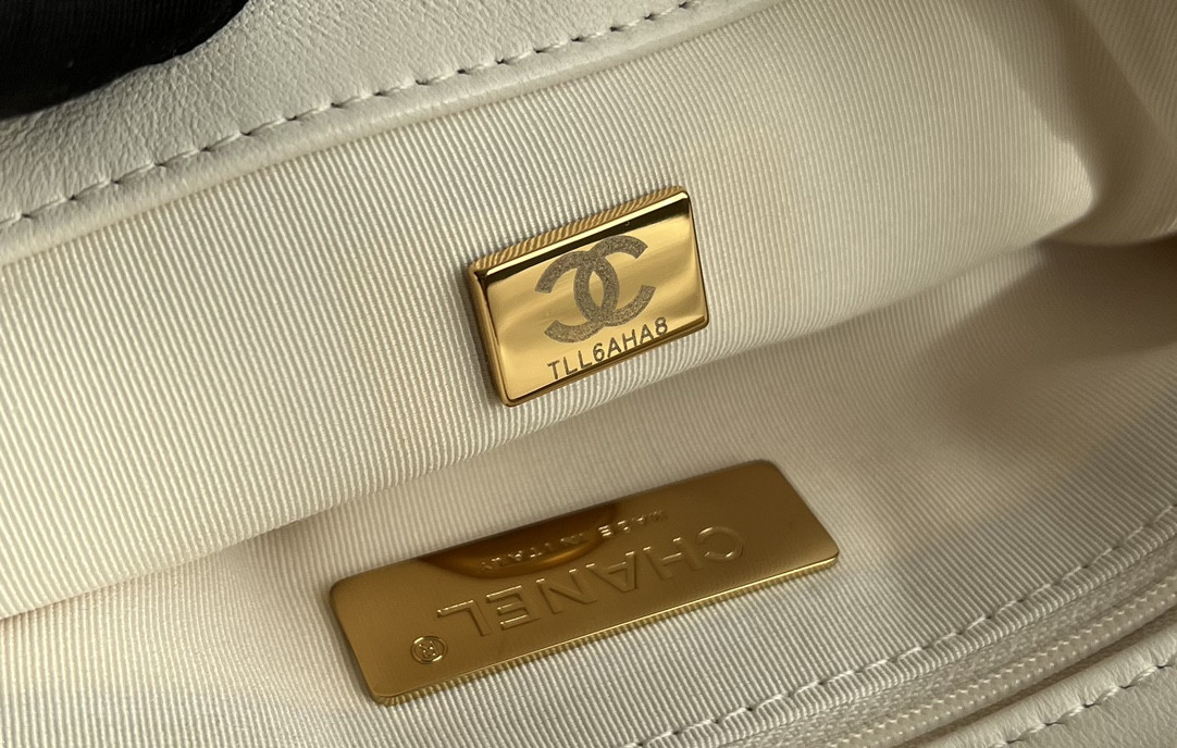 Chanle 19 Handbag