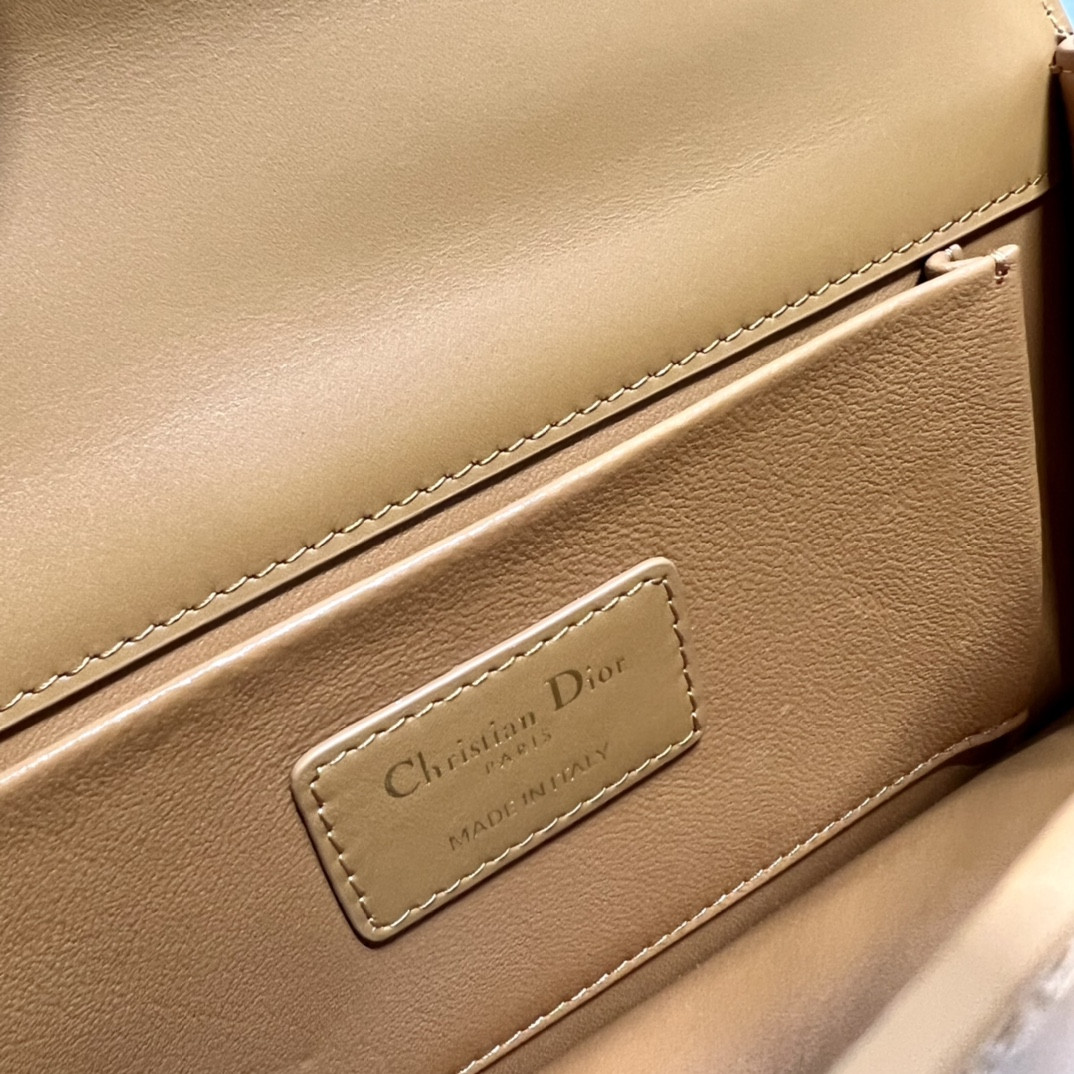 30 Montaigne East-west Bag With Chain