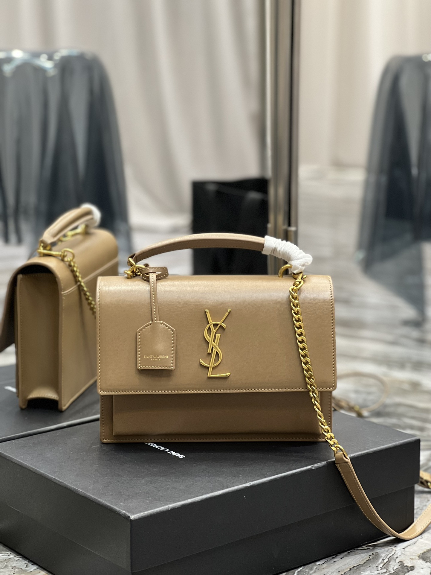 Ysl Sunset Medium Top Handle In Smooth Leather