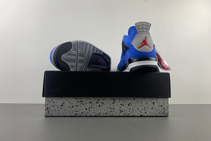 Air Jordan 4