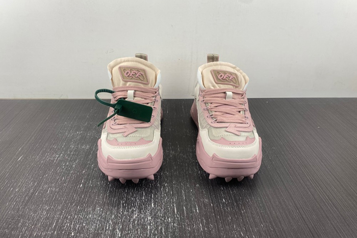 Off-White c/o Virgil Abloh