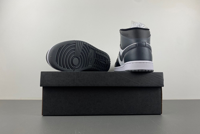 Wmns Jordan 1 Mid 