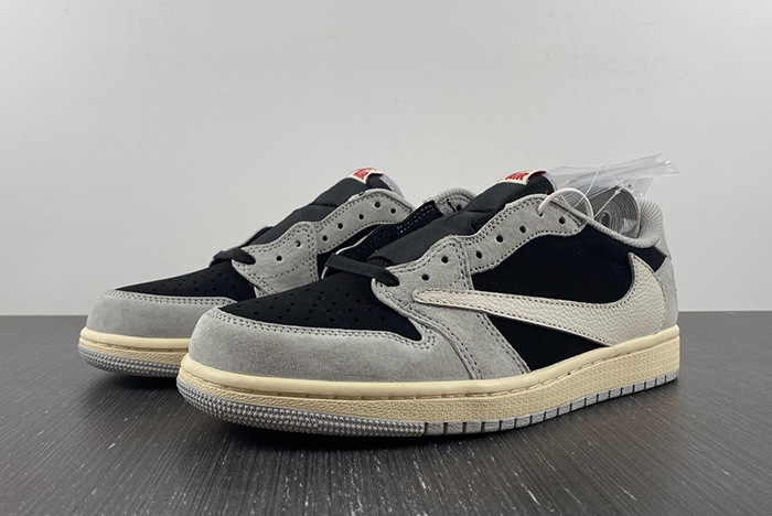 Travis Scott x Air Jordan 1 Low OG DM7866-010