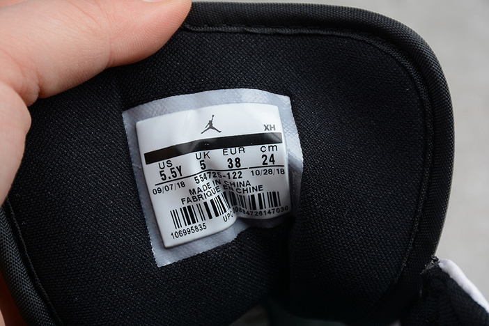 Air Jordan 1 Mid BG 