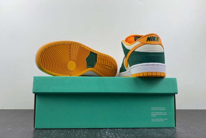 Nike SB Dunk Low Pro 304292-383