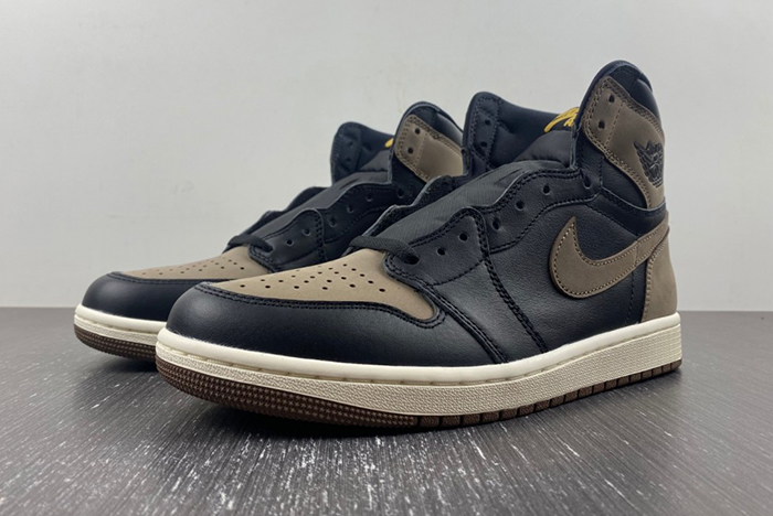 Air Jordan 1 High OG “Palomino” Travis Scott  DZ5485-020