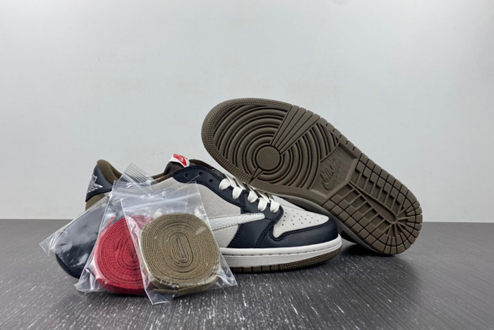 ravis Scott x Air Jordan 1 Low DM7866 902