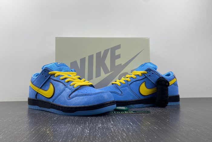 The Powerpuff Girls x Nike SB Dunk Low “Bubbles”  FZ8320 400