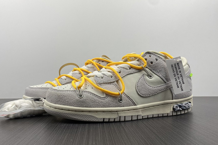 Off-White x Nike SB Dunk Low 