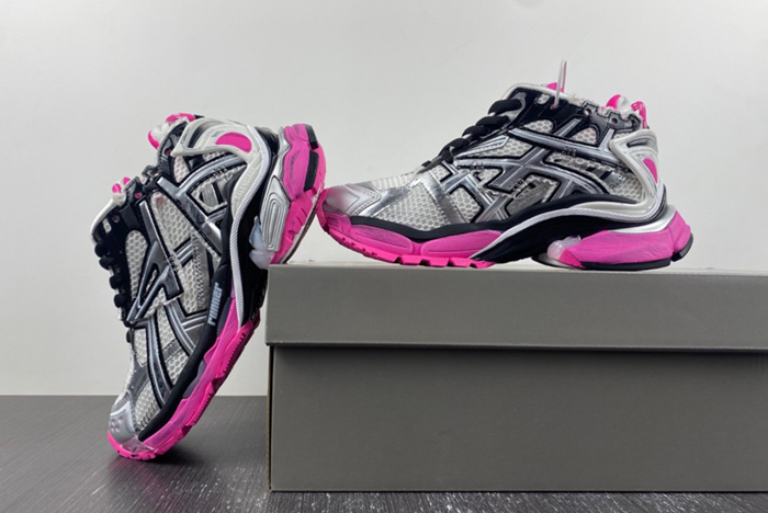 7.0 BALENCIAGA -Runner 677402 W3RBW 9155.47