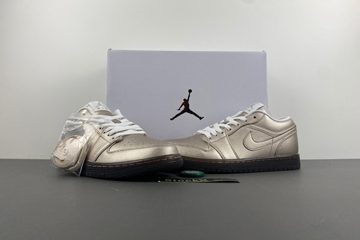Air Jordan 1 Low  HQ3529-099