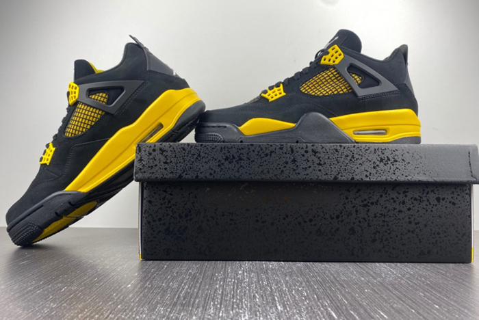 Air Jordan 4 Thunder 308497-017