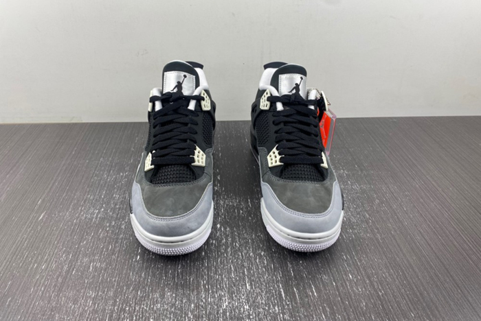 AIR JORDAN 4 RETRO 