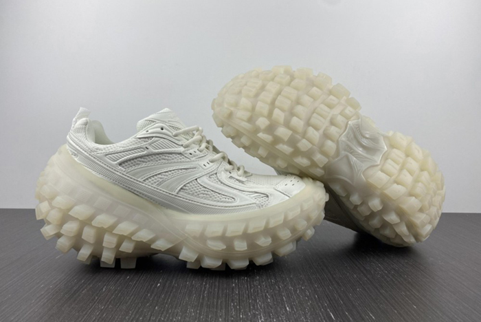 Balenciaga X4 52