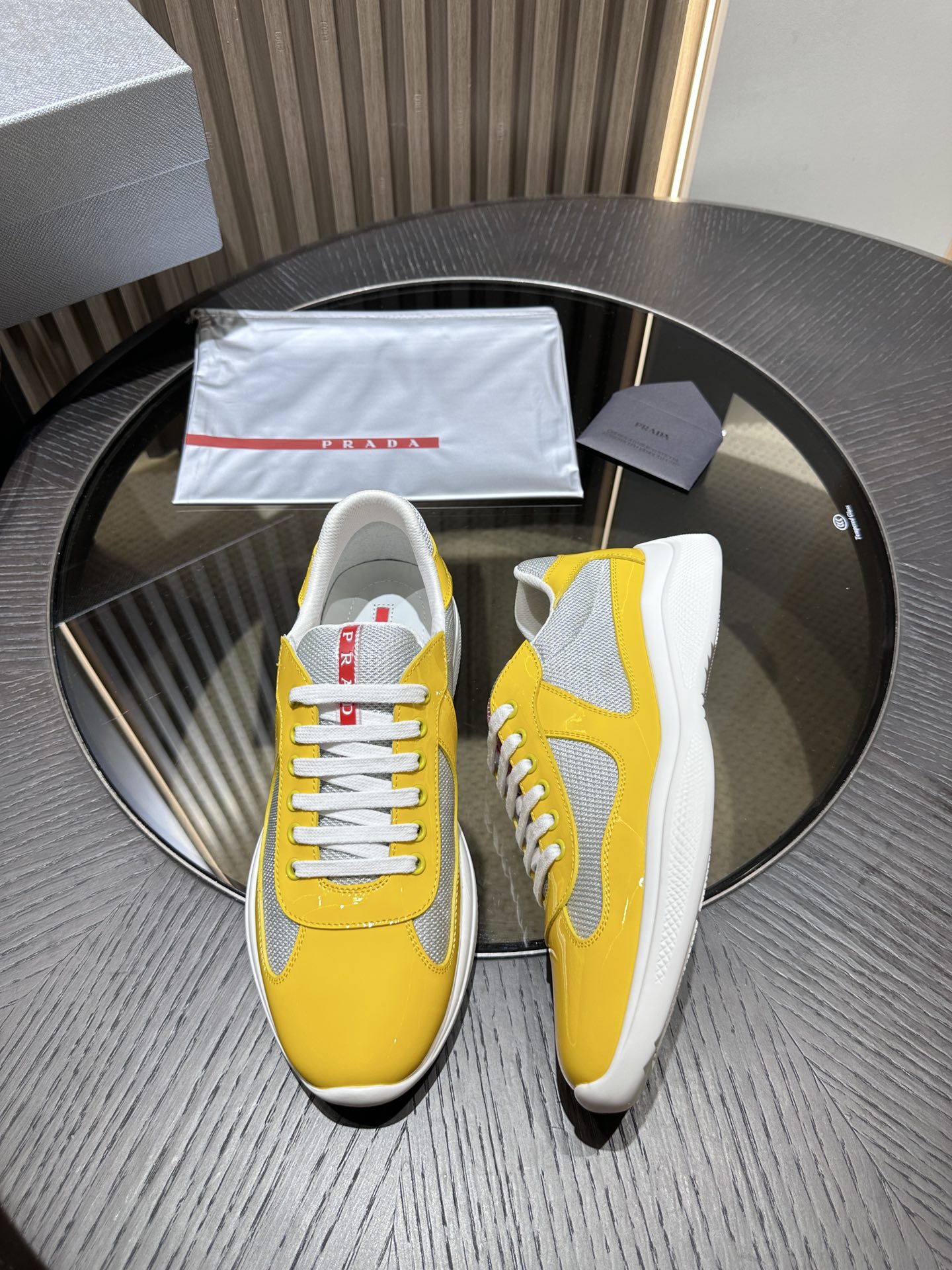 P*DA Sneakers