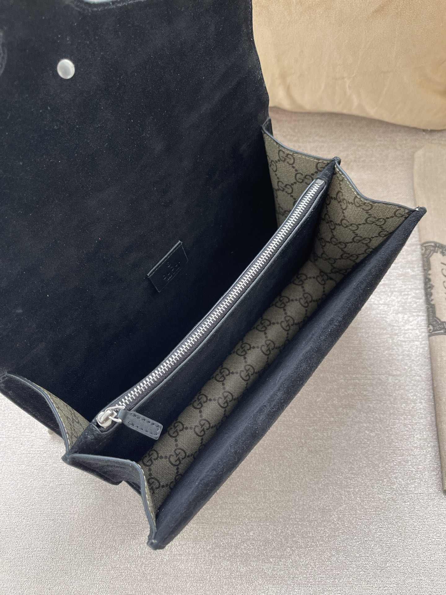 G*u*i dionysus bag