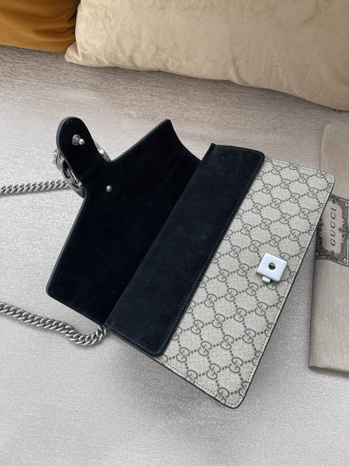 G*u*i dionysus bag
