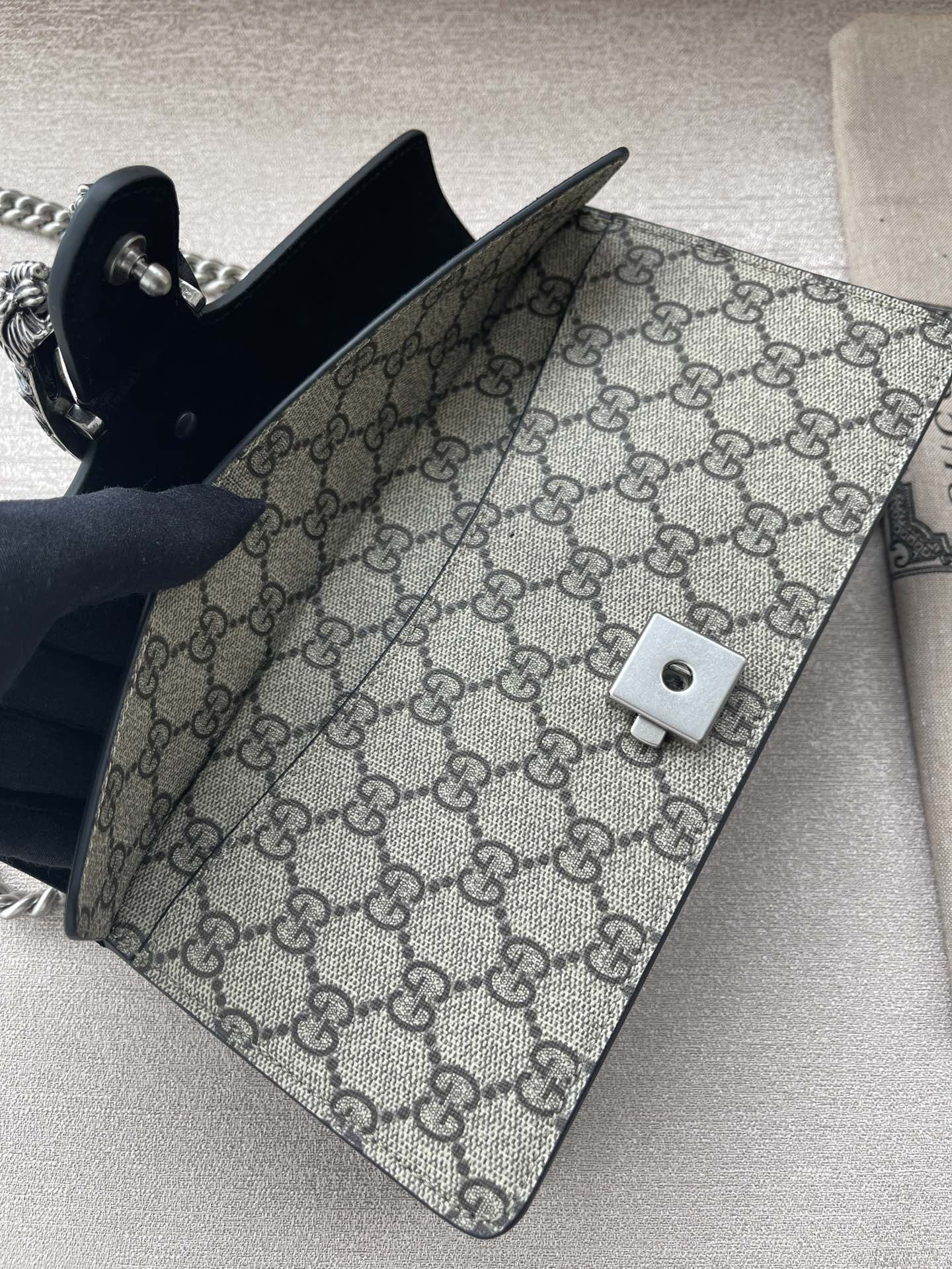 G*u*i dionysus bag