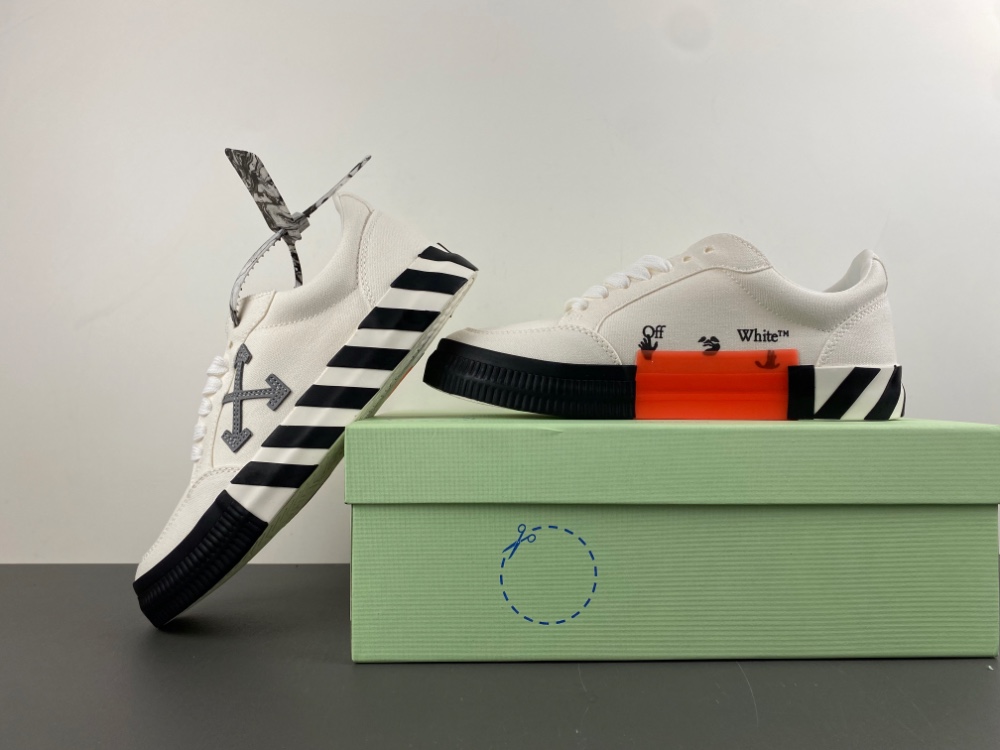 Off-White c/o Virgil Abloh Vulc Low Top