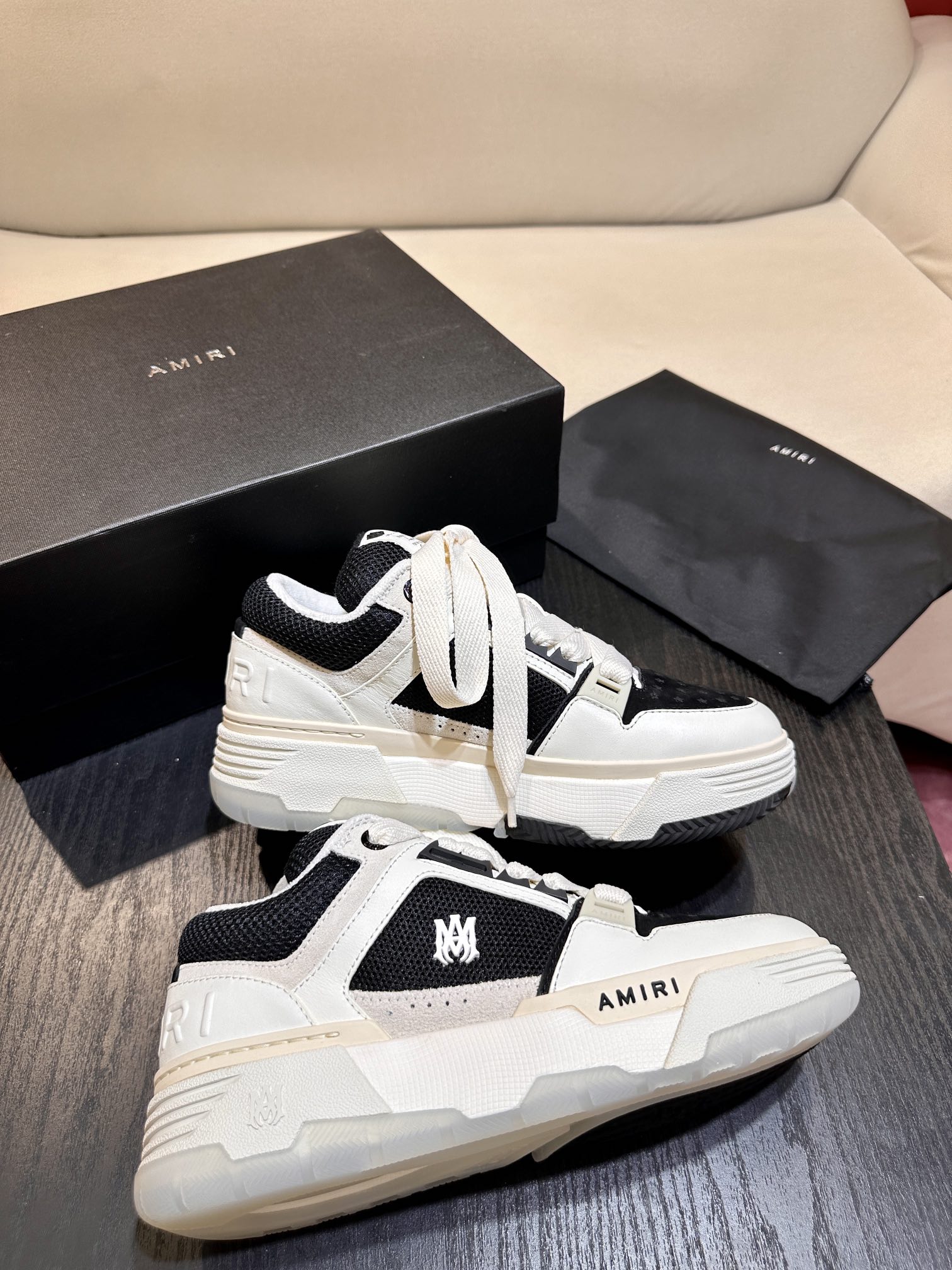 A*RI Sneakers