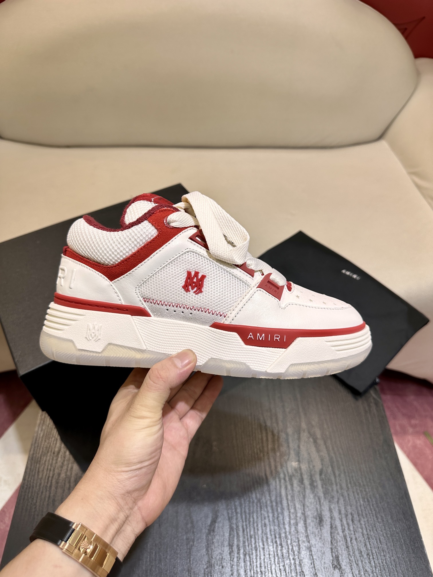 A*RI sneaker