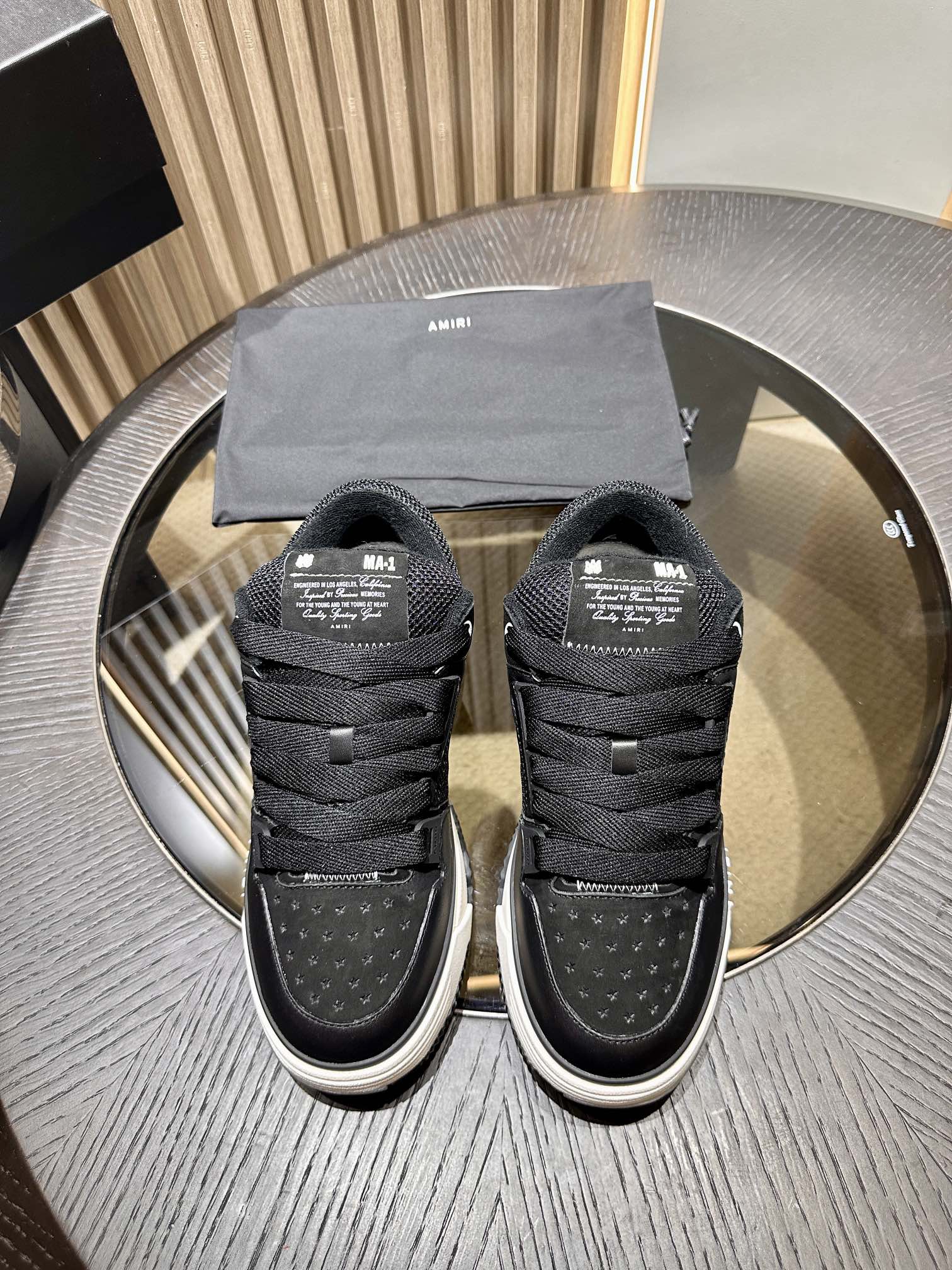 A*RI Sneakers